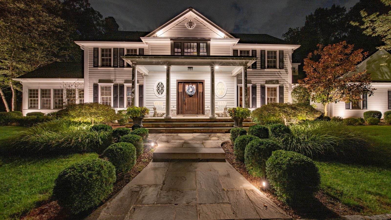 Landscape lighting install by Unique Outdoor Lighting