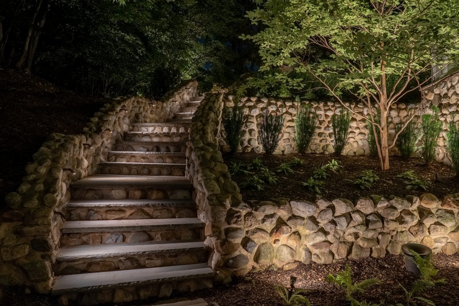 Outdoor lighting install by Unique Outdoor Lighting